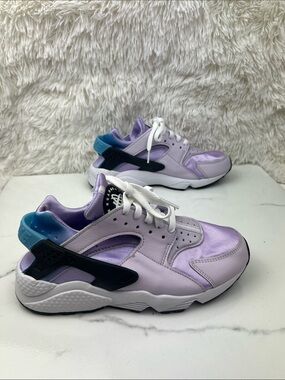 Women’s Nike Air Purple Huarachie Sneakers Size 8